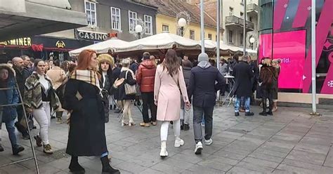 Pogledajte Kakva Je Atmosfera U Centru Zagreba Na Badnjak Svakodnevno Me