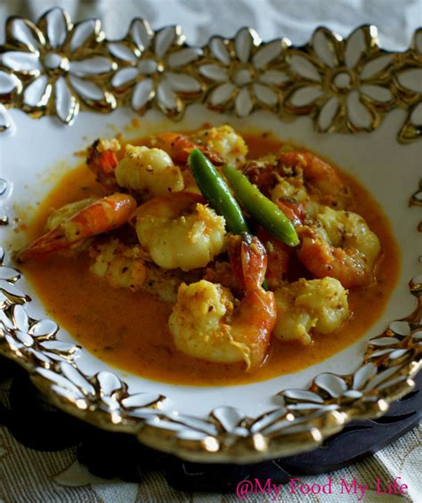 My Food My Life Chingri Narkel Shorshe Prawns In A Coconut Mustard