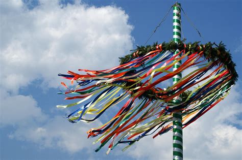 May Pole Maibaum Beltane Maibaum Tradition