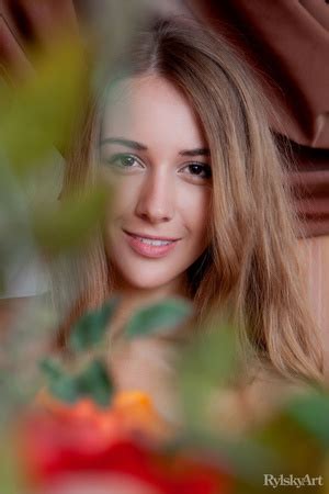 Shapely Tall Nude Blonde Diva Shows Sexy Slim Body Hot XXX Dessert