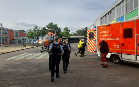 M Nchengladbach Kleinkind St Rzt Aus Zweitem Obergeschoss Und Verletzt