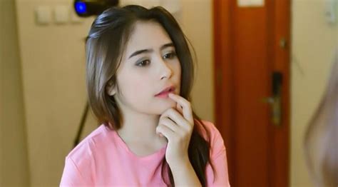 Foto Bugil Prilly Latuconsina Seksi Foto Bugil Terbaru 2018