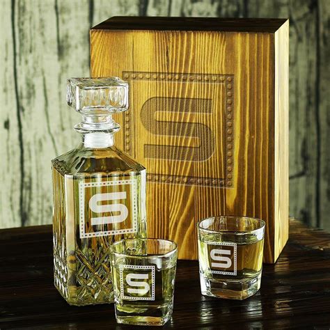 Personalized Whiskey Decanter & Whiskey Decanter Set