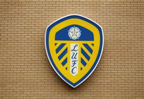 Leeds United Defender Hosannah Agrees To Join Wrexham Sources