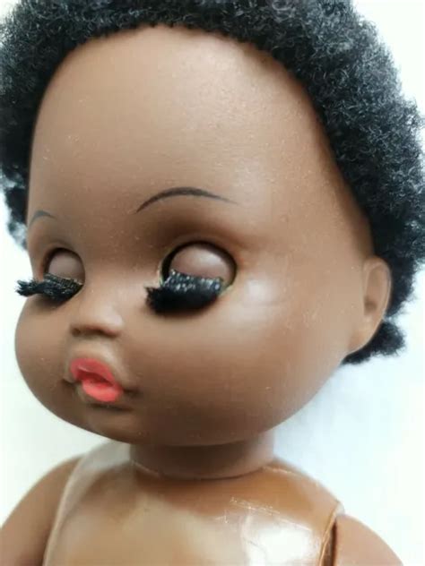 Ancienne Mini Poup E Fille Afro Coiffure R Aliste Yeux Dormeurs Cils