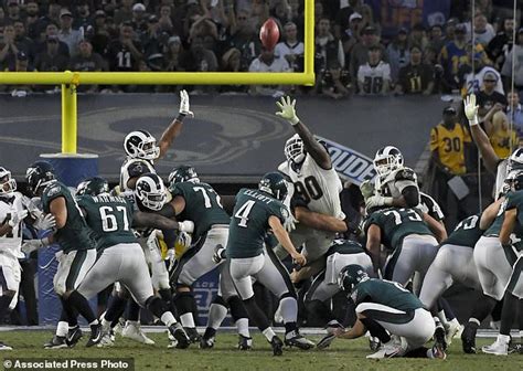 Eagles Lose Wentz To Injury Beat Rams 43 35 To Win Nfc Daily Mail