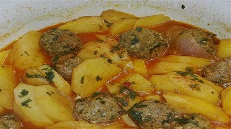 Ragoût de pommes de terre aux boulettes de viande hachée Tellement