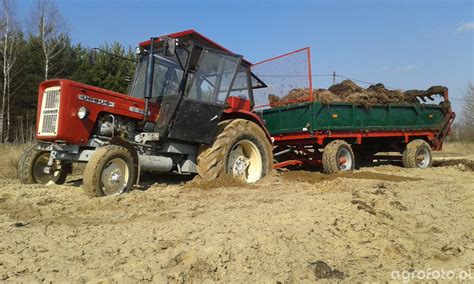 Foto Traktor Ursus C Rozrzutnik Galeria Rolnicza Agrofoto