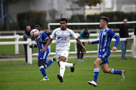 Amiens Sc Football Les U De L Amiens Sc Caracolent Dunkerque