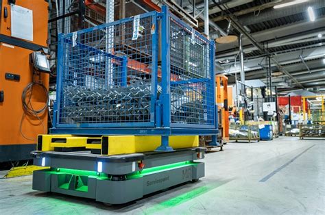 MR MOBILE ROBOTS Advanced Intralogistics By United Robotics Group