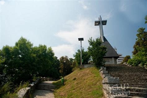 Prim Ria Cluj Napoca Condus De Emil Boc D R M Crucea De Pe Cet Uie