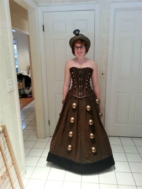 Dalek Costume. OH. MY. GOSH. YES!!!! She needs to get me one! Cosplayyy ...