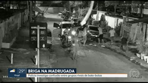 Vídeo Polícia investiga briga entre grupos rivais de bate bolas em