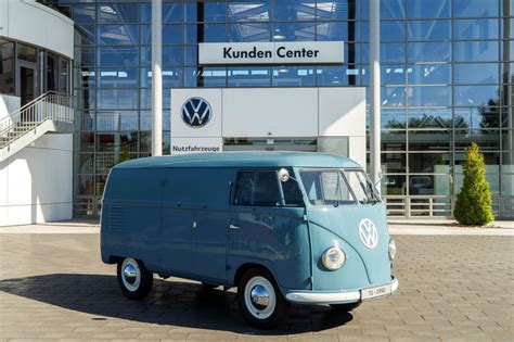 Le Combi Volkswagen Fête Ses 70 Ans Motorlegend