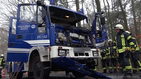 A Unfall Nebelfahrt In Den Tod Tote Und Verletzte Thw Unfall Auf