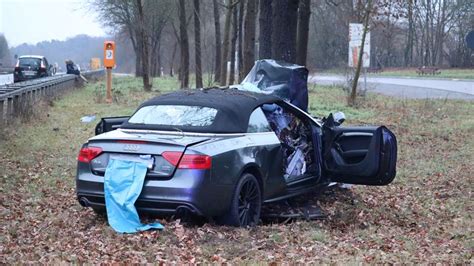 Toter Bei Unfall Auf B Bei Ro Dorf Bilder