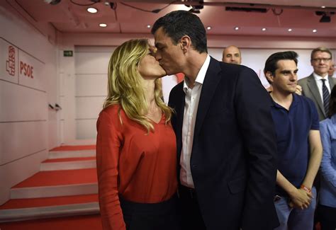 Pedro Sánchez va a salir REFORZADO Forocoches