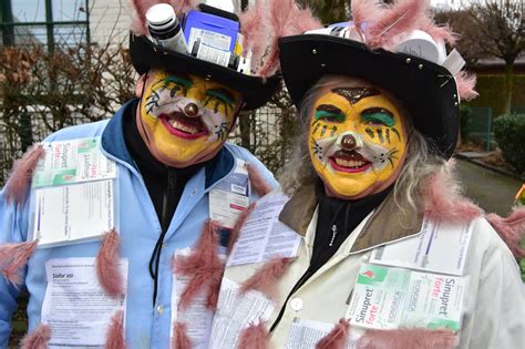 Karneval Wermelskirchen Rosenmontagszug Dabringhausen Fotos