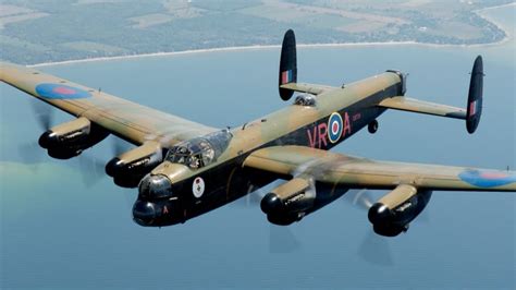 Lancaster bomber marks 25 years back in the sky | CBC News