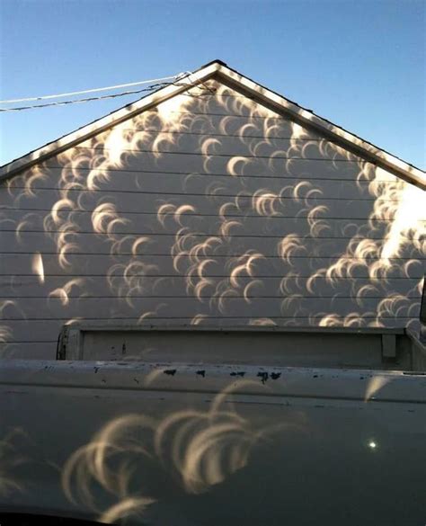 Shadows during a solar eclipse : Damnthatsinteresting