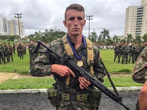 Ascens O Exemplar No Ex Rcito De Recruta A Sargento L Der A Jornada