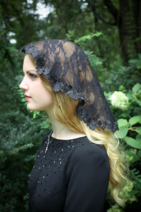 Evintage Veils~ Princess Style Floral Wreath Lace Trim Traditional Catholic Black Or White Lace