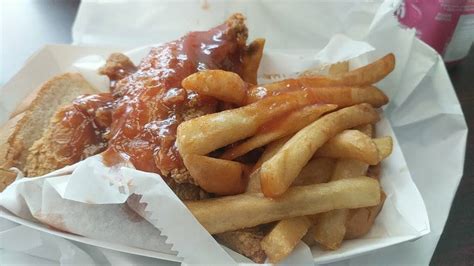 Harolds Chicken Shack West Loop Restaurant 1501 W Madison St