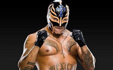 WWE Extends Rey Mysterio S Contract Till 2015