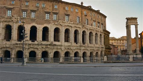 Donna Morta Investita Da Un Suv A Roma Mentre Attraversava Sulle