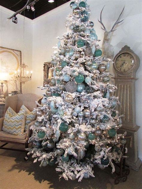 30 Creative White Christmas Tree Decorating Ideas