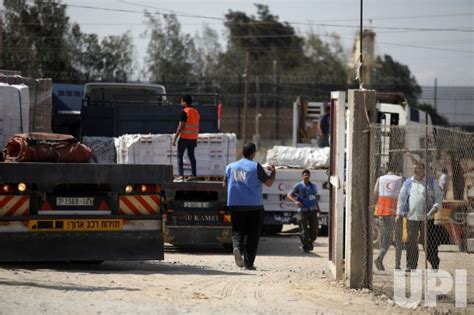 Photo Lorries Carrying Humanitarian Aid They Entered The Gaza From