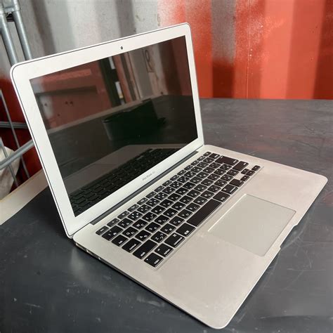 全体的に状態が悪いB026 型番 A1466 MacBook Air Apple ジャンク 部品取りにどうぞの落札情報詳細