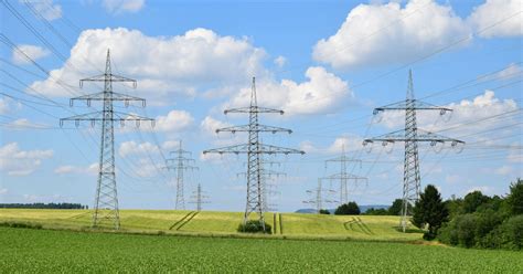 Maintenance Des Lignes Lectriques Haute Tension Un M Tier Haut