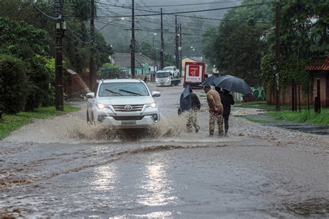 Al Menos 10 Muertos Y 21 Desaparecidos Por Las Lluvias En El Sur De Brasil