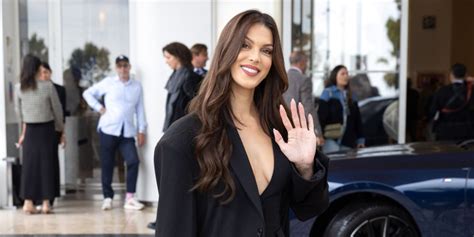 Iris Mittenaere Porte Le Bikini Calzedonia Que L On Va Toutes Vouloir