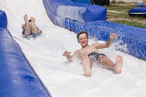 Park wodny pod gołym niebem Nowa atrakcja niedaleko Warszawy WP