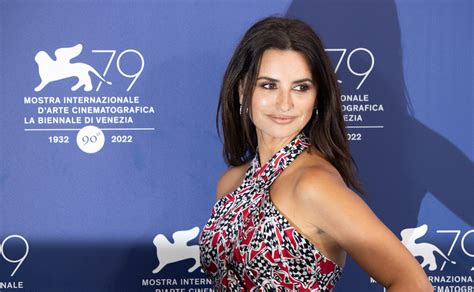 Venezia 79 Penelope Cruz Balla Sulle Note Di Prisencolinensinainciusol