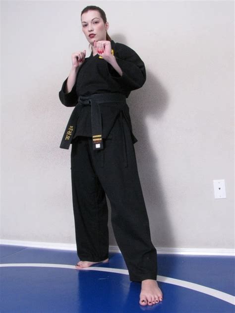 Pin By Wm Clark Drew On Mma Women Women Karate Mma Women Martial