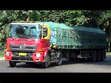 Joss Truck Trailer Engkel Panjang Truk Tronton Box Besar Hino