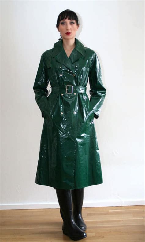 Pin By Arnulf H Gele On M Ntel In Rain Fashion Raincoat