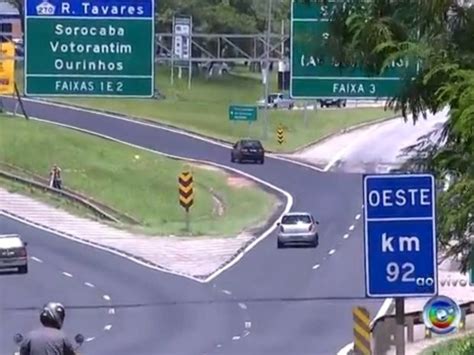 G1 Falta de sinalização confunde motoristas na Raposo Tavares