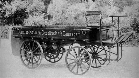 Mercedes afirma que Daimler construyó el primer camión en 1896