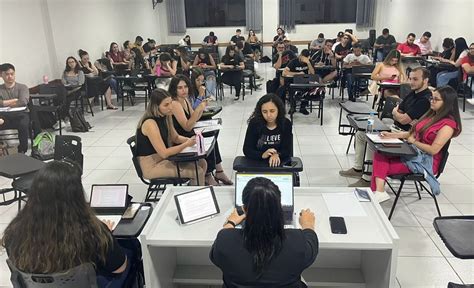 Umuarama Curso de Direito realiza audiências simuladas de práticas