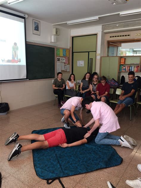 Taller de primers auxilis SAFA GAVÀ Colegio Sagrada Família Gavà