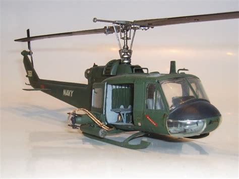 Bell UH 1B Huey Revell 1 48 Von Holger Kranich