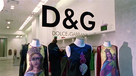 Dolce And Gabbana Clothing Store In Sex And The City S01e05 The Power Of Female Sex 1998