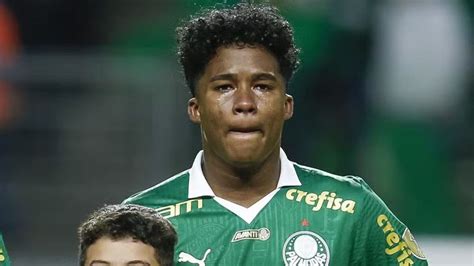 Rumo A Madrid Endrick Se Emociona Em Despedida Do Palmeiras