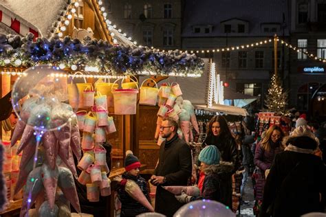 Jarmark świąteczny w Bydgoszczy 2023 Tyle kosztują oscypki grzane