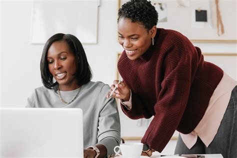 7 Small Businesses Killing It On Social Media - Mom 2.0 | Moms