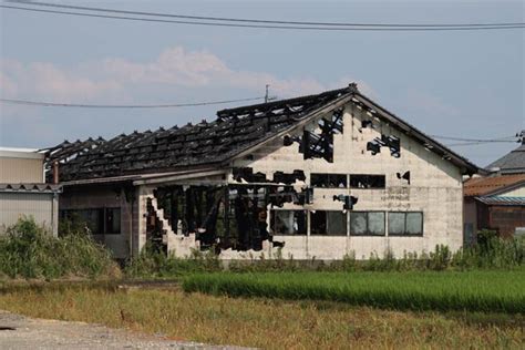 燕市内で発生した工場火災の焼け跡から見つかった遺体の身元判明